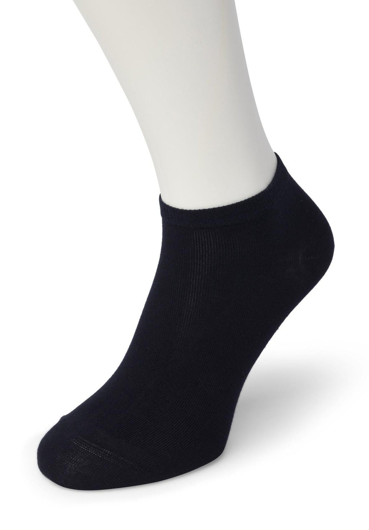 Bonnie Doon BD811001/BE812001/BD913401 Cotton Short Ankle Sock - Navy Low rise cotton mix socks with flat toe seam and plain elasticated cuff. 
