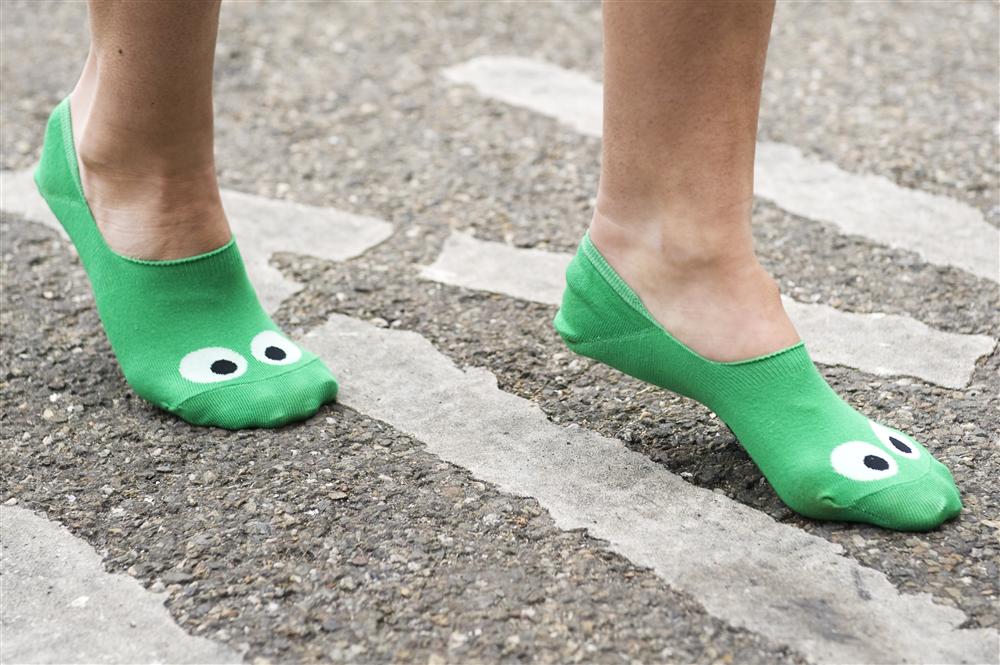Bonnie Doon BN46.10.10 See You Footie - green sneaker shoe liner socks with eyes