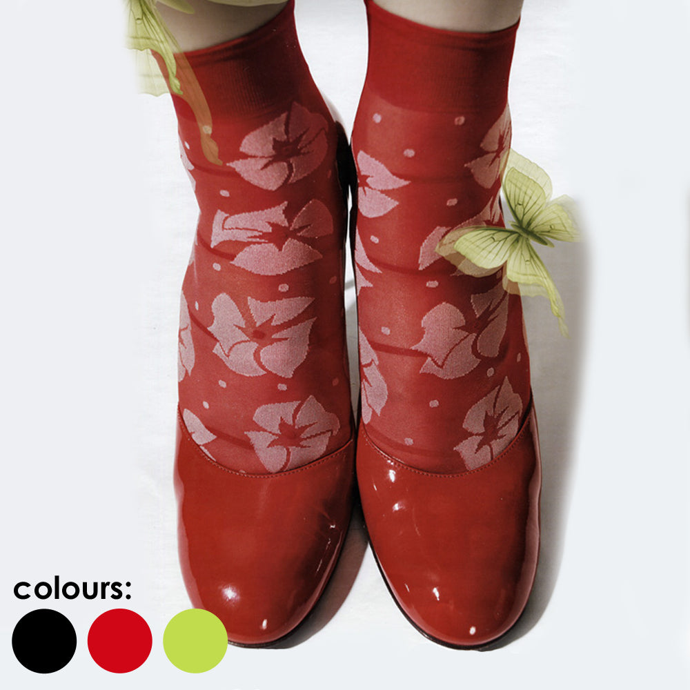 Omsa 3022 Fairy Calzino - Sheer fashion ankle sock with a white floral and spot pattern. Available in lime green, red and black.