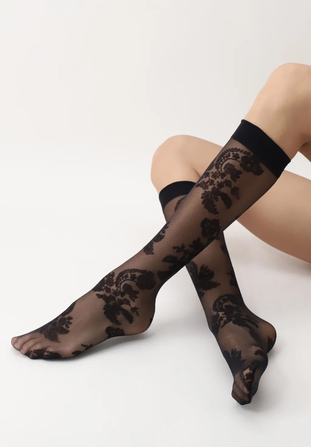 Oroblù Paisley Gambaletto - Sheer black fashion knee-high socks with a paisley lace style pattern and deep comfort cuff.