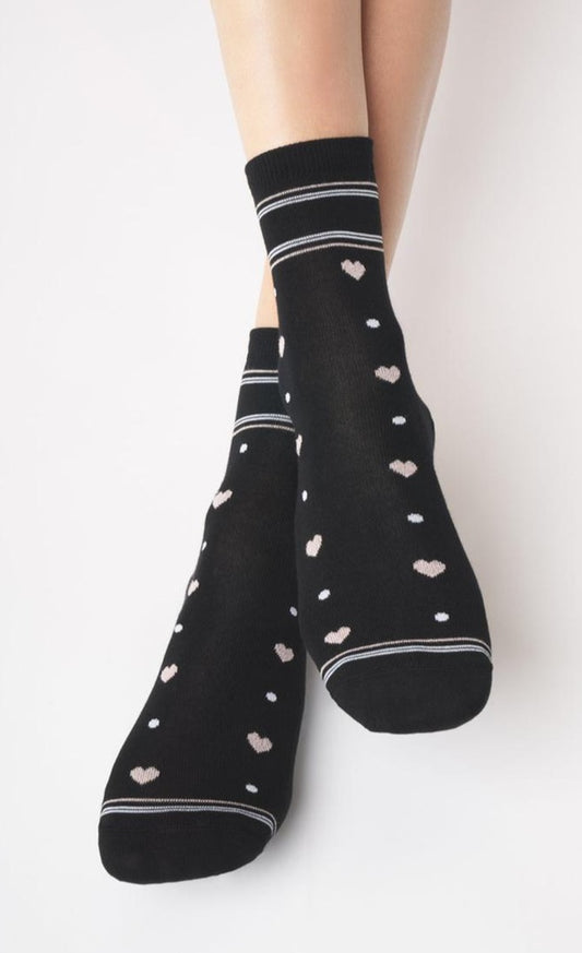 SiSi Cuori Calzino - Soft black cotton fashion ankle socks with white and sparkly gold lurex hearts and spots pattern and striped cuff and toe, shaped heel and flat toe seam.