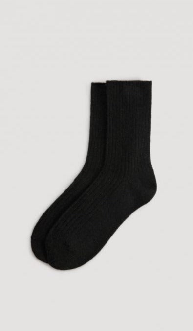 Ysabel Mora 12853 No Cuff Wool Sock - Soft and warm wool ribbed knitted thermal socks with no cuff, shaped heel and flat toe seam.