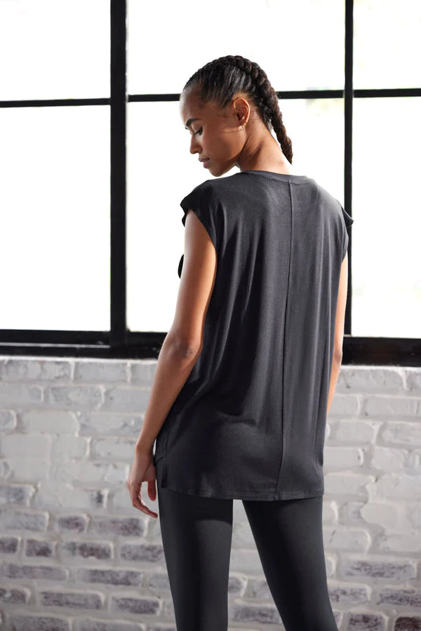Ysabel Mora 70805 Sports Shirt - Light and airy black sleeveless sports t-shirt top made of breathable elasticated fabric allowing total freedom of movement.