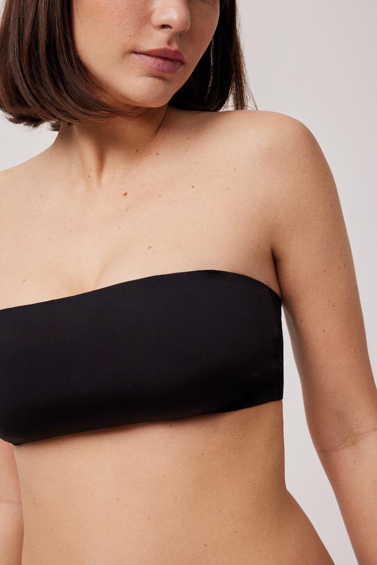 Ysabel Mora 10110 Bandeau Top - Plain black flat seamed bandeau tube top with removable pads and removable adjustable straps.