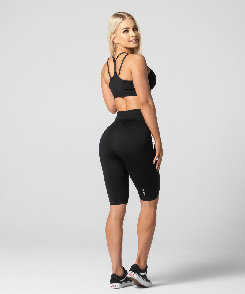 Carpatree Arcade Shorts - Black seamless high waisted sports shorts with a high deep waistband, gusset and flat seams. Made of soft stretch fabric, letting you train effectively and comfortably.