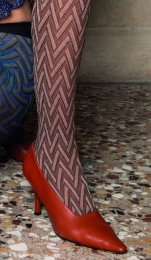 Trasparenze Cerbero Gambaletto - Matte opaque fashion knee-high socks a woven zig-zag herringbone style pattern in shades brown, beige and tan