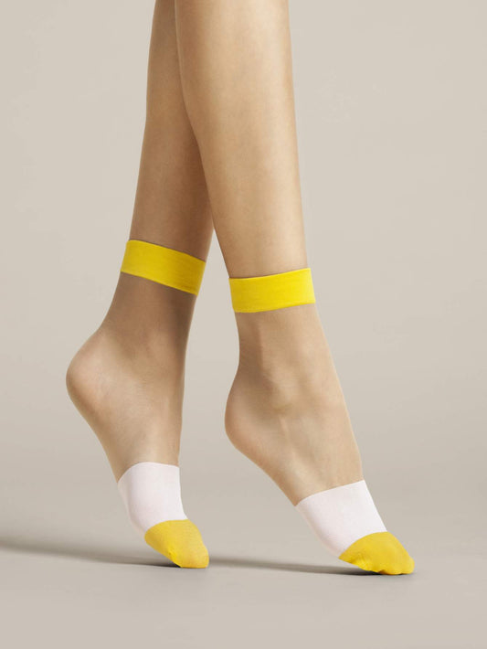 Fiore Bicolore Sock - Sheer nude fashion ankle socks with yellow cuff and toe and white band stripe around the foot.
