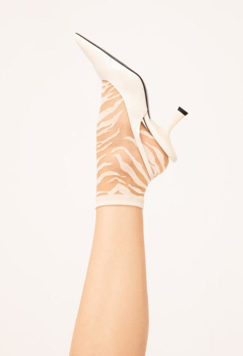 Fiore Steppe Socks - Sheer nude fashion ankle socks with a woven ivory zebra style pattern and plain thin cuff.