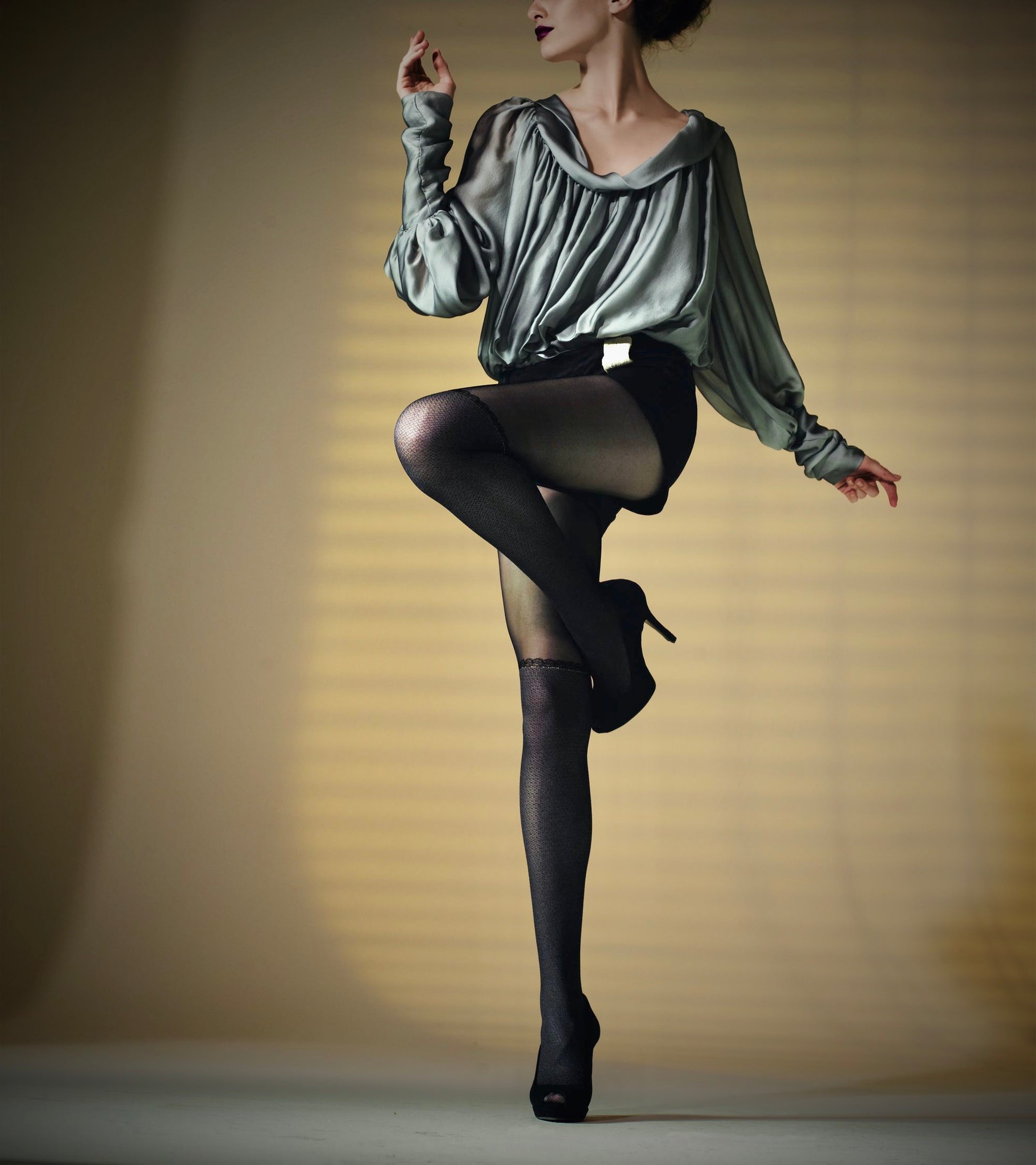 Omsa 3228 Sigh Collant - mock over the knee sock effect fashion tights with silver lurex, available in black/grey and purple