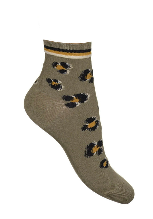 Bonnie Doon BN94.11.26 Leopard Quater Sock - Khaki green cotton mix ankle socks with a leopard print pattern in black, mustard and cream and striped sports style cuff in the same colours.