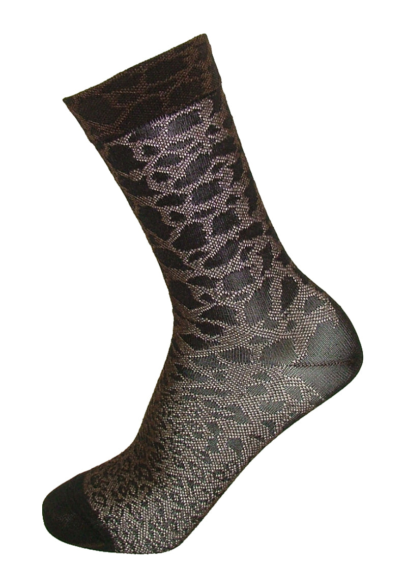 Omsa Any Calzino - Light viscose ankle socks with black and brown leopard print style pattern.