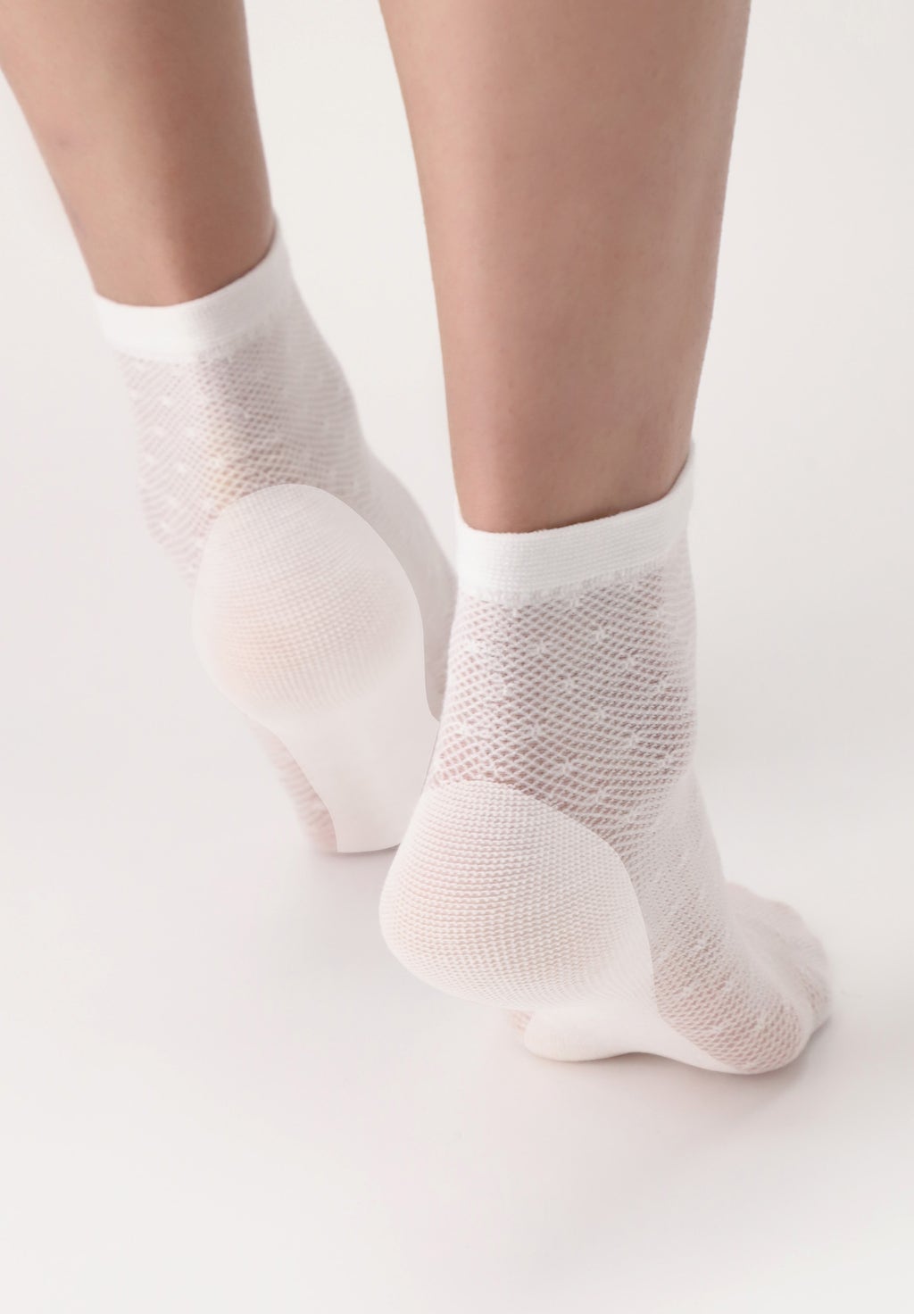 OroblÌ_ Eco Sneaker Sock - White (milk) environmentally friendly fashion quarter high ankle socks made of recycled yarn with a semi-sheer micro-mesh base, woven all over spot pattern, plain under foot, thin cuff and shaped heel.
