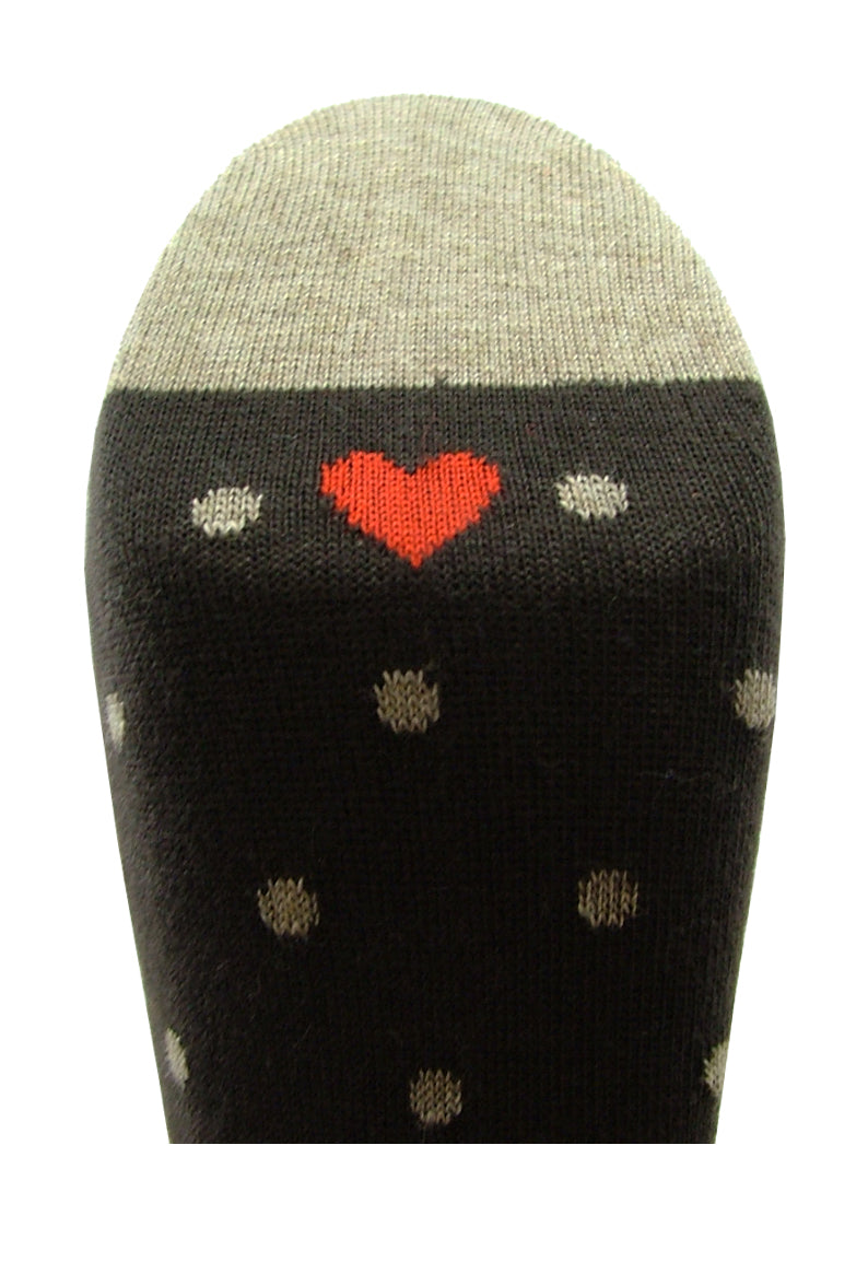 Silvia Grandi Cherry Calzino - brown cotton ankle socks with a small beige spot pattern, flat toe seams, shaped heel and a red heart on the ball of the foot.