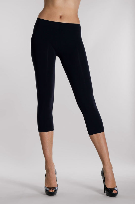 Silvia Grandi - Seamless Capri, 3/4 length leggings in black, beige, white, navy and taupe 
