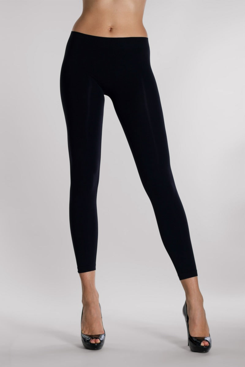 Silvia Grandi - Panta Seamless, full length leggings in black, beige, white, navy and taupe 