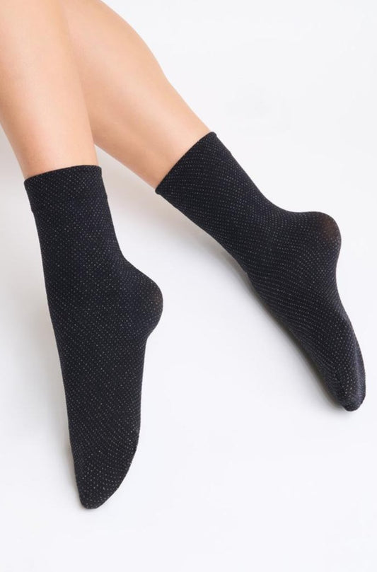 SiSi 1742 Bee Calzino - Black opaque crew length ankle socks with a sparkly silver dotted pattern and soft elasticated cuff.