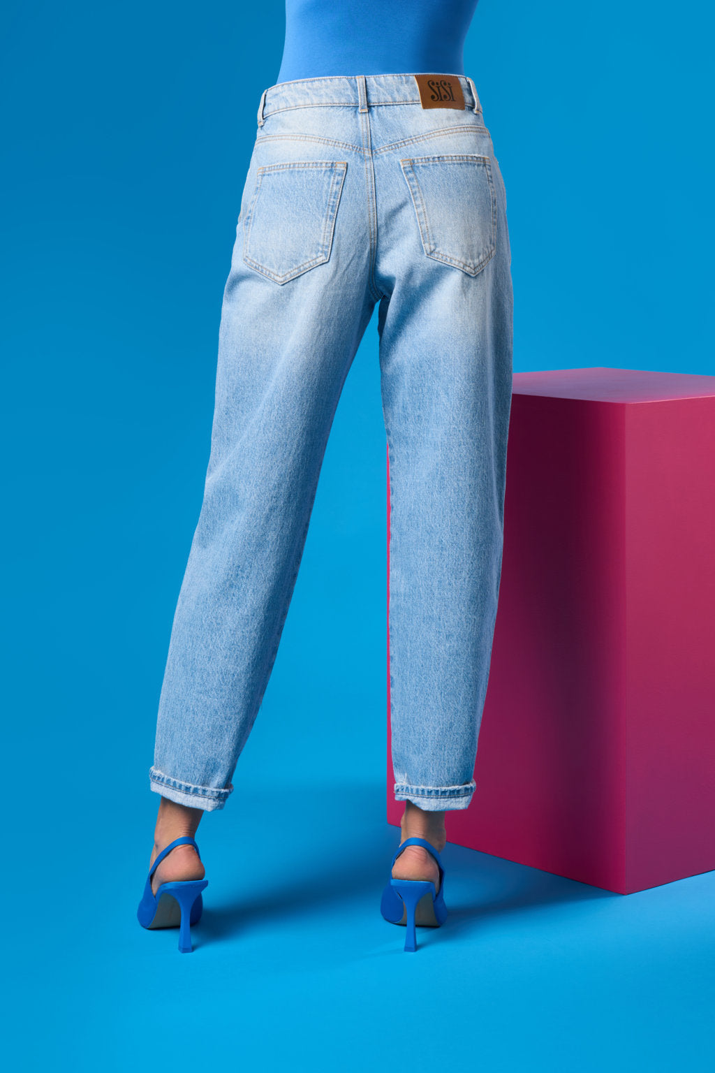 SiSi Boyfriend Jeans - High waisted mom style light denim jeans with fly zip and button closure, front and rear pockets and belt loops.