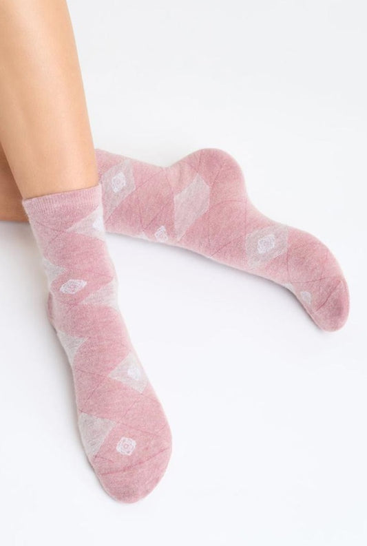 SiSi British Calzino - Soft and warm crew length ankle socks with a diamond and rose pattern, available in pale dusty pink, grey and denim blue, and orange.