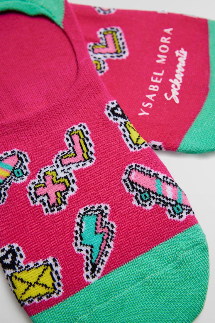 Ysabel Mora 12865 90's Graphic Liners - Pink cotton no show sneaker socks with a 90's style pixelated graphic symbols including skateboards, envelopes, lightning bolts etc. in shades of pink, yellow, turquoise, white and black, turquoise green heel and toe and anti-slip silicone grip on heel.