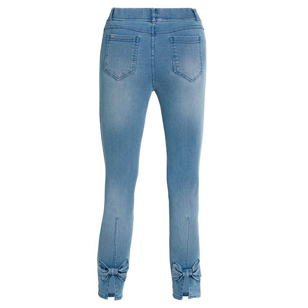 Ysabel Mora 70282 Bow Jeggings - Light denim blue mid rise stretch denim leggings with an open slit cuff to the back with a denim bow, rear pockets, belt loops and faux front pocket and fly stitching.
